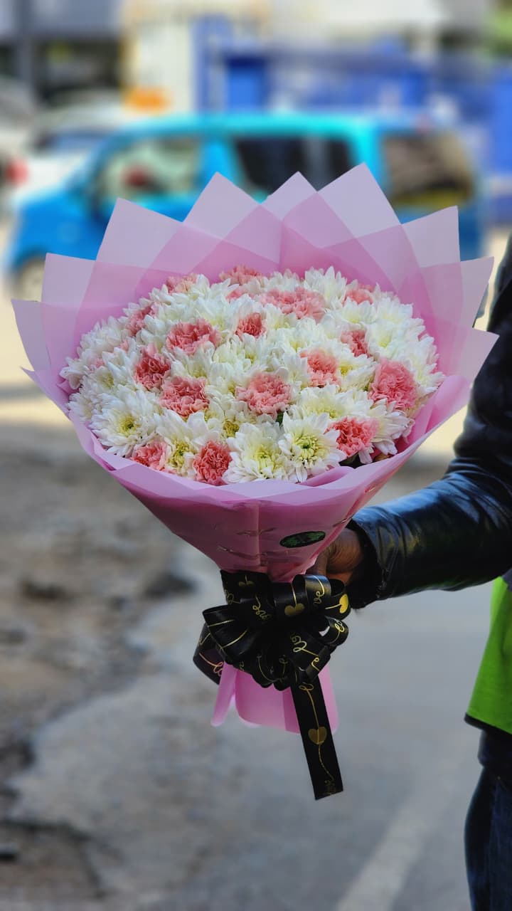 White mums & Carnations
