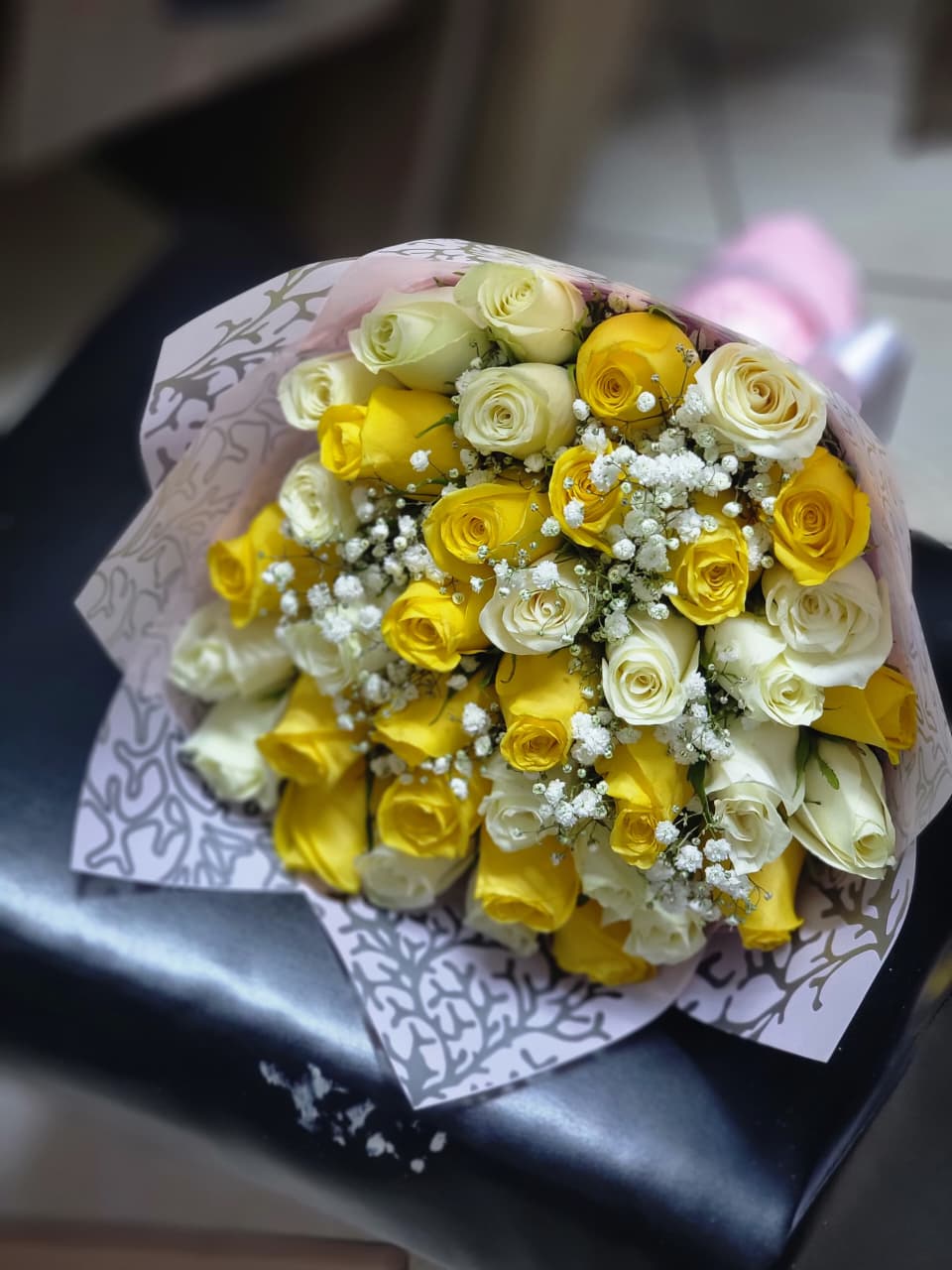 Yellow & White roses