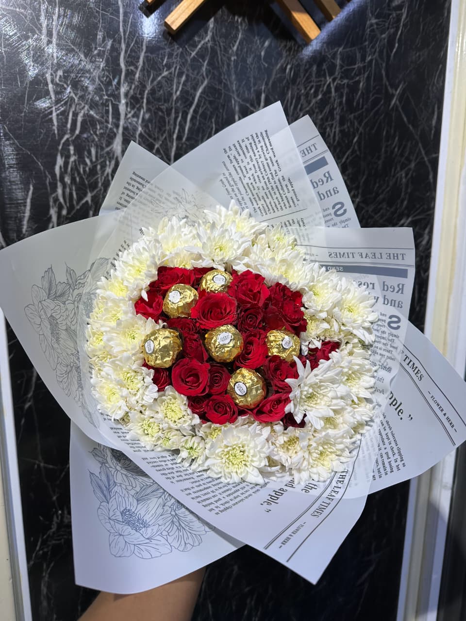 Gazeted Mums & Red roses 
